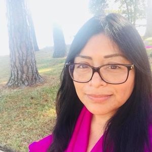 Meet your Posher, Claudia